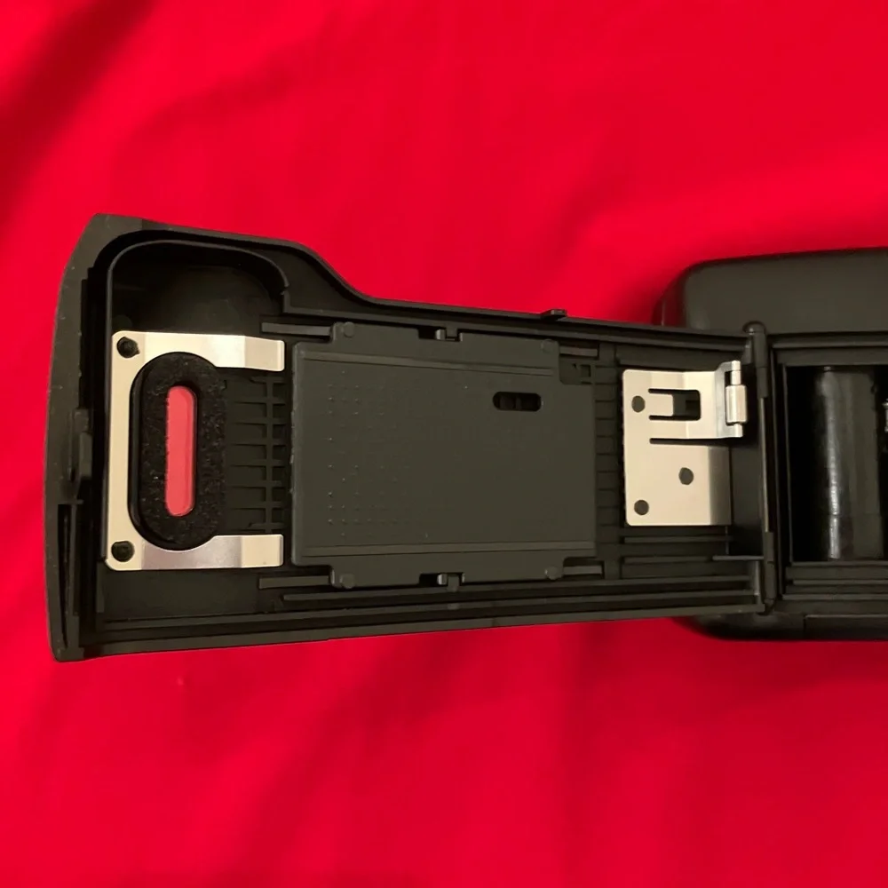 Canon Sure Shot Black Film Camera with case - Picture 5 of 9